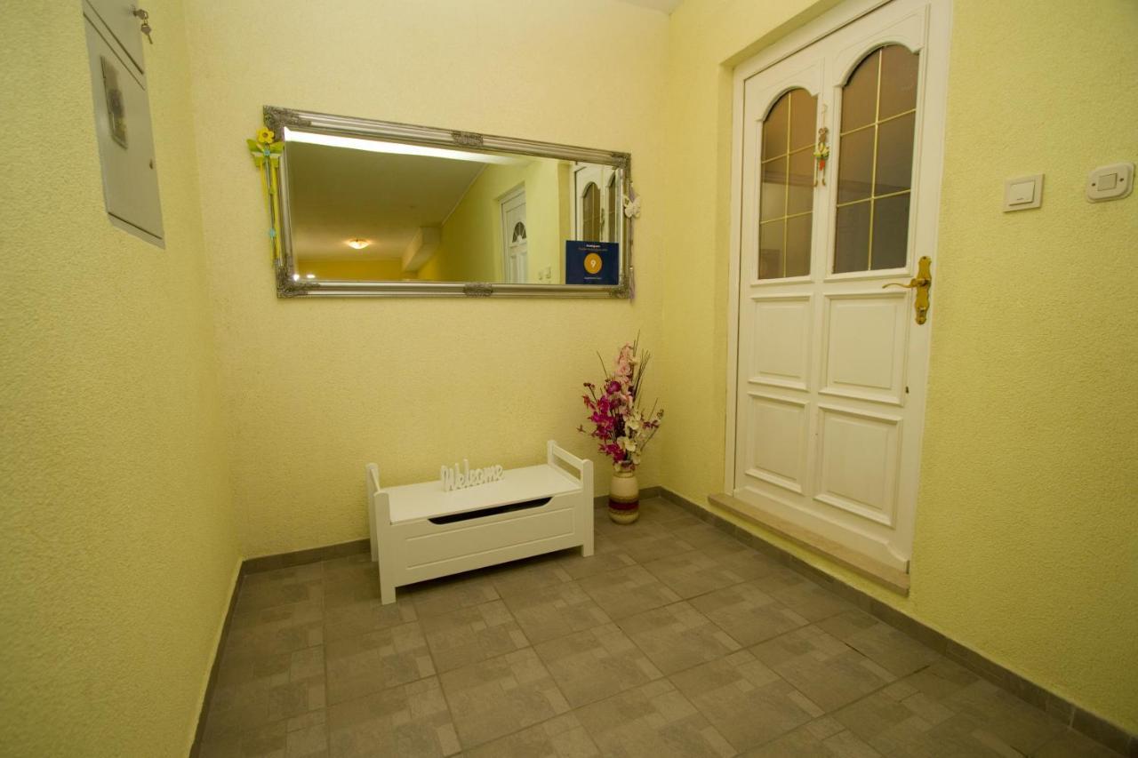 Apartment Toni Макарска Экстерьер фото
