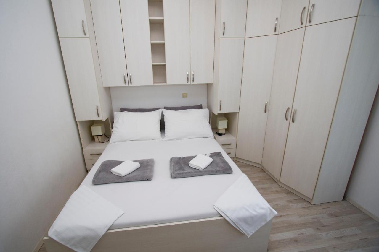 Apartment Toni Макарска Экстерьер фото