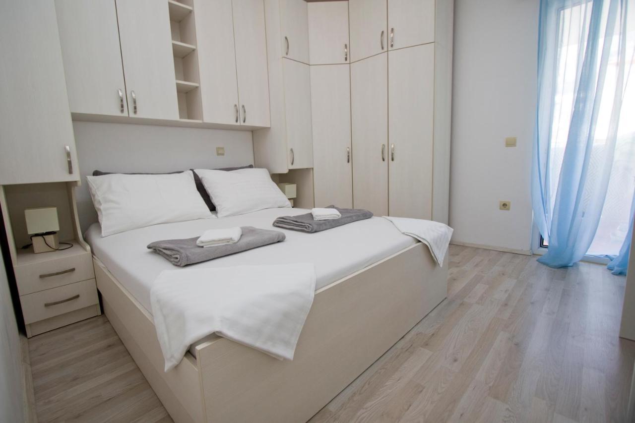 Apartment Toni Макарска Экстерьер фото