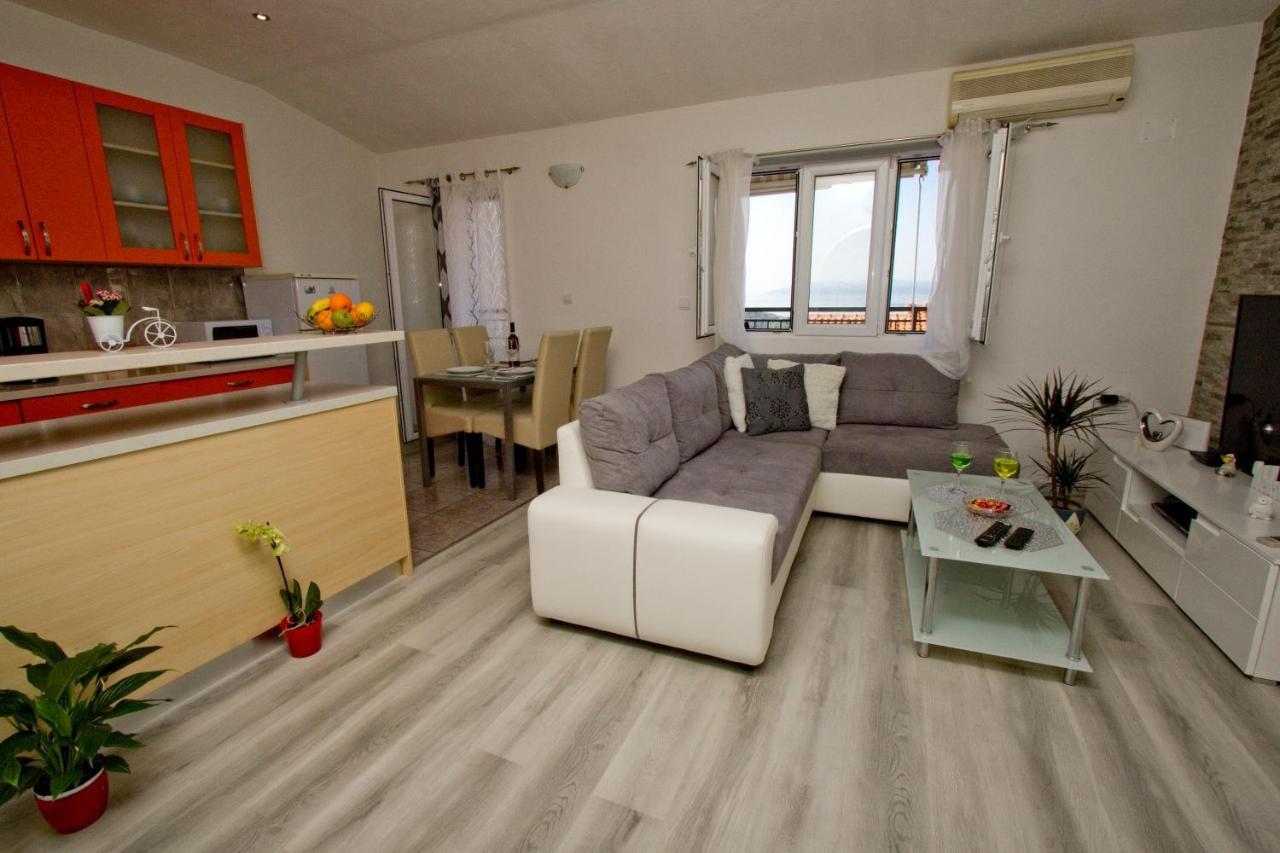 Apartment Toni Макарска Экстерьер фото