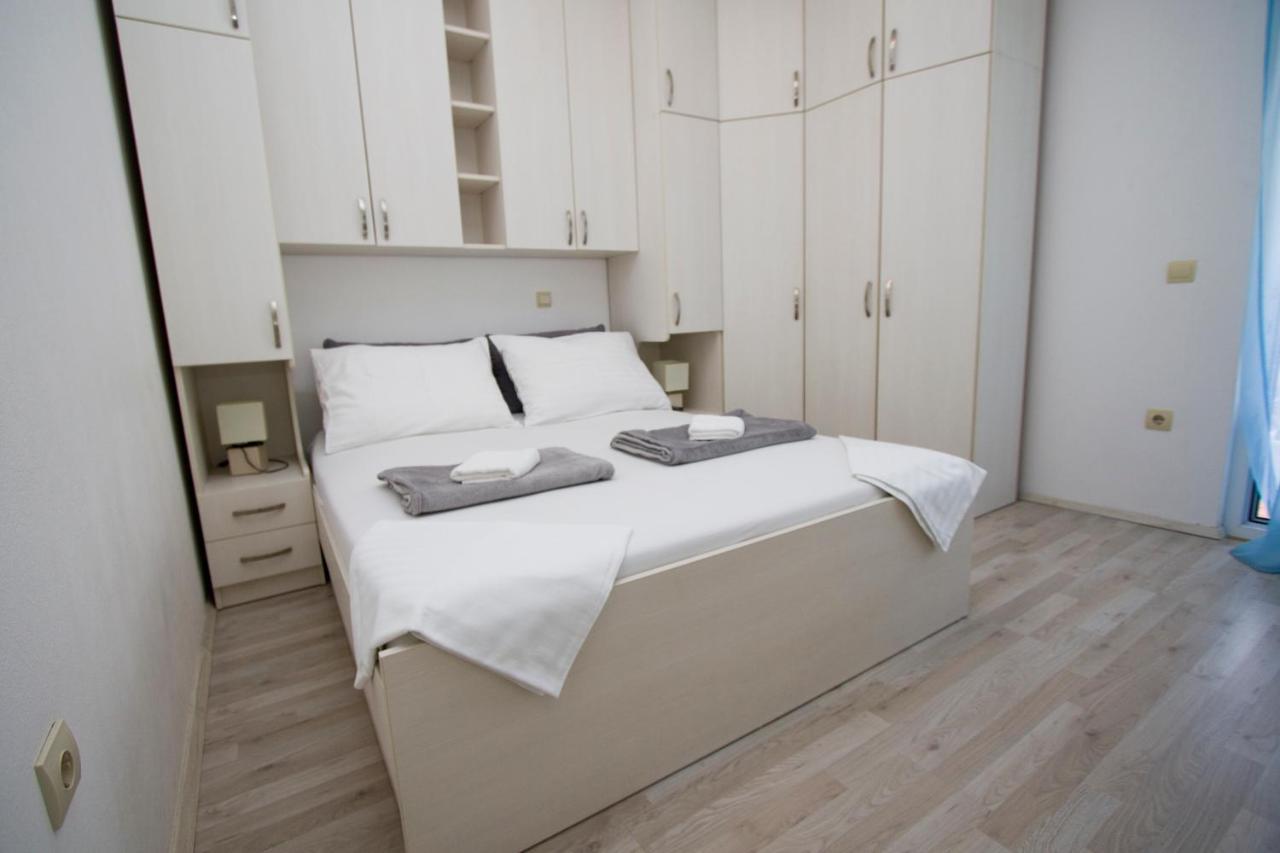 Apartment Toni Макарска Экстерьер фото