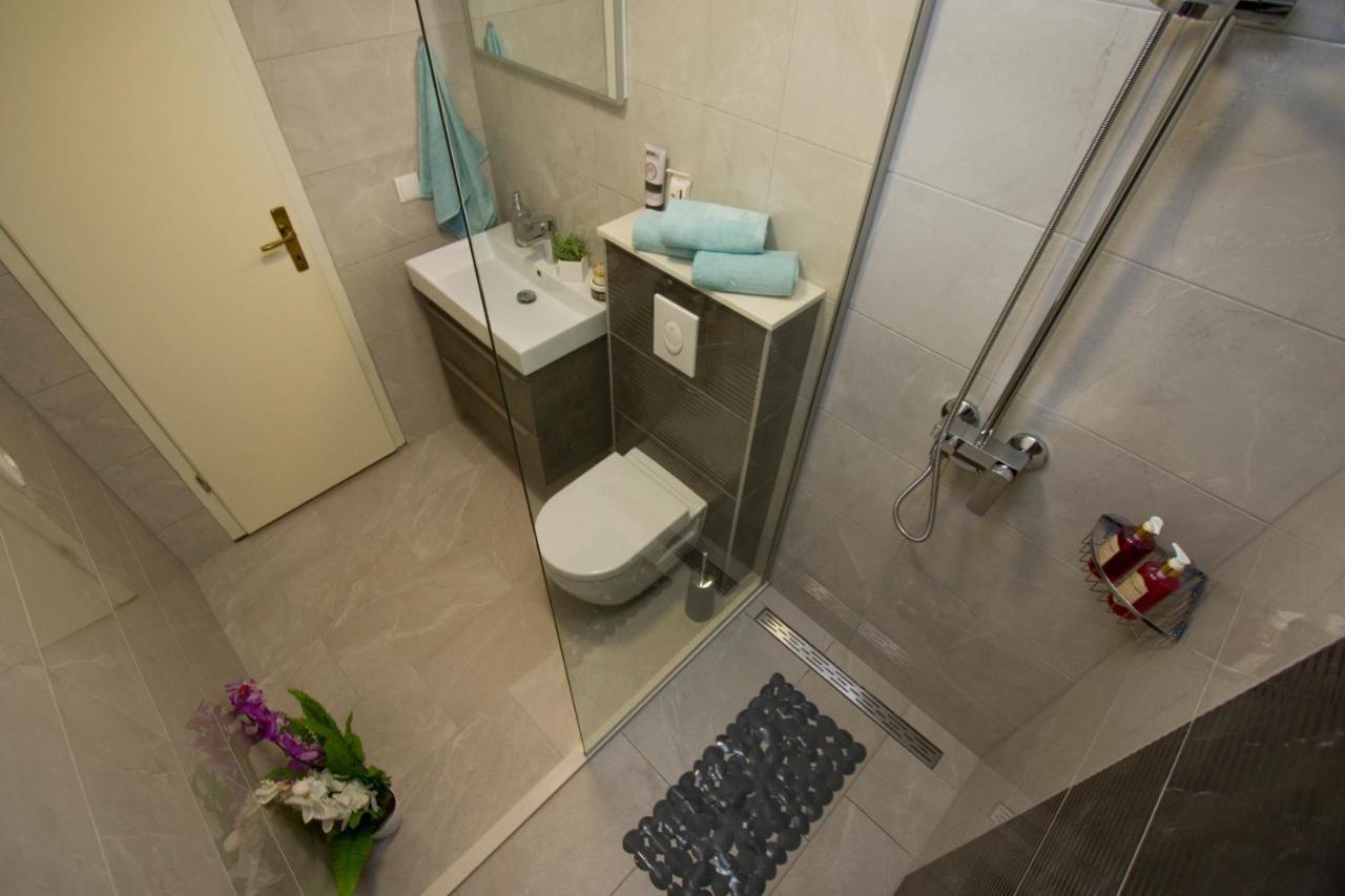Apartment Toni Макарска Экстерьер фото