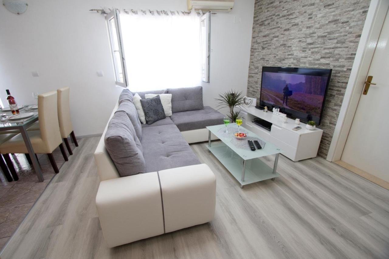 Apartment Toni Макарска Экстерьер фото